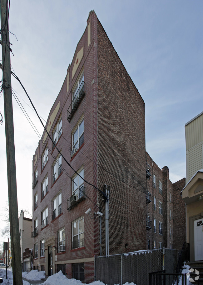 Building Photo - 193-195 Clinton Ave