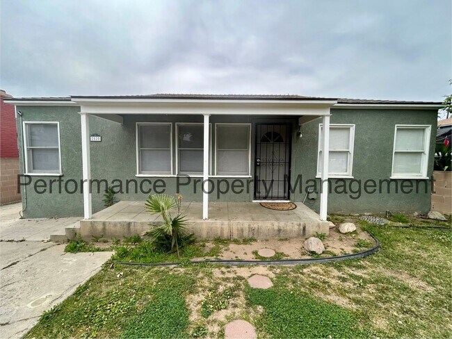 Building Photo - Charming 3 Bed/2 Bath NE Bakersfield Home w/ RBP & $0 Deposit Option