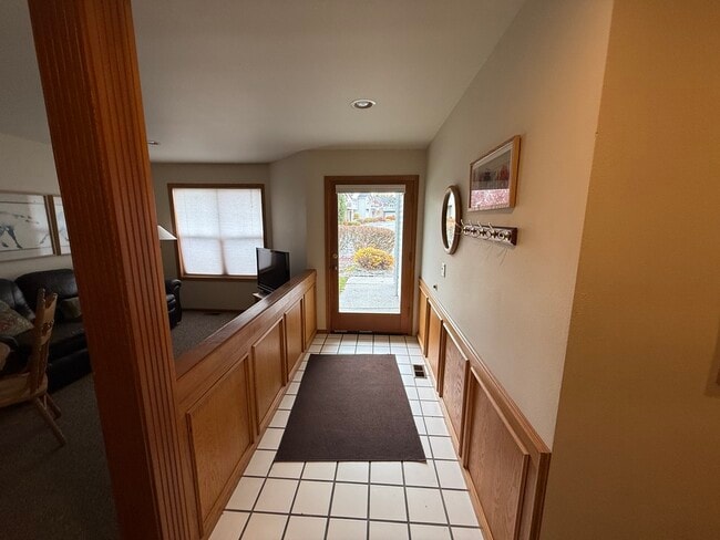 Building Photo - 217 E Pkwy Dr