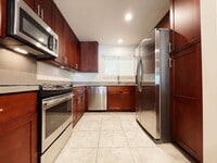 Building Photo - Pet Friendly 2-Bedroom Condo with Central ...