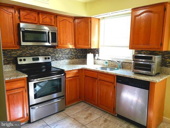 Building Photo - 1132 Chanticleer