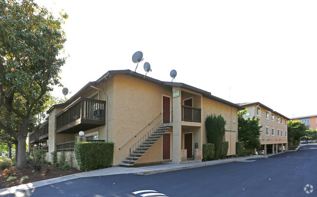 Primary Photo - Santana Park Apartments