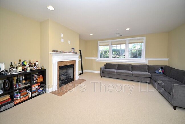 Building Photo - 8037 Reserve Way