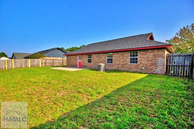 Building Photo - 850 Lyndsi Ln