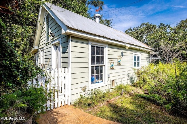 Building Photo - 145 St Francis St