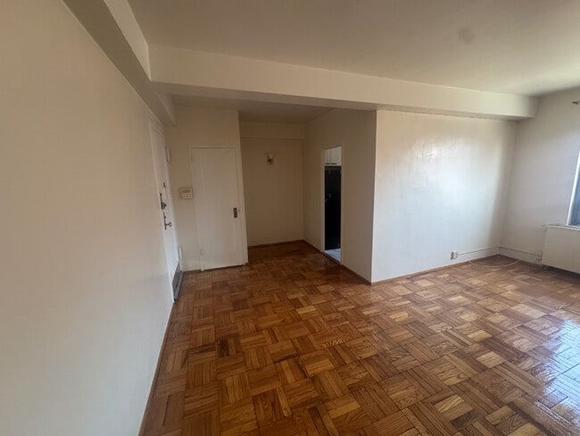 Building Photo - 1409 Metropolitan Ave