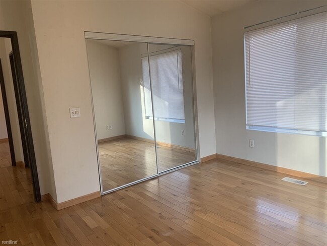 Building Photo - 1324 Knollwood Ave