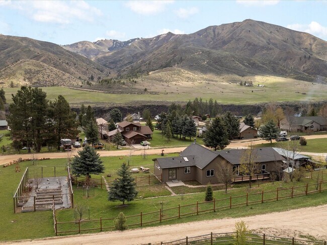 Building Photo - Spacious Single-Level Home in Wilderness Ranch