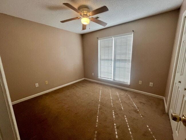 Building Photo - 1301 Davis Mill Rd