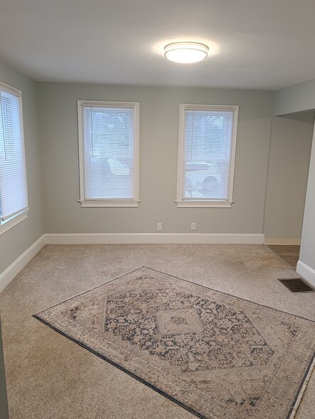 Building Photo - 83 E Main St