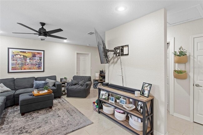 Building Photo - 4215 W Bay Vista Ave