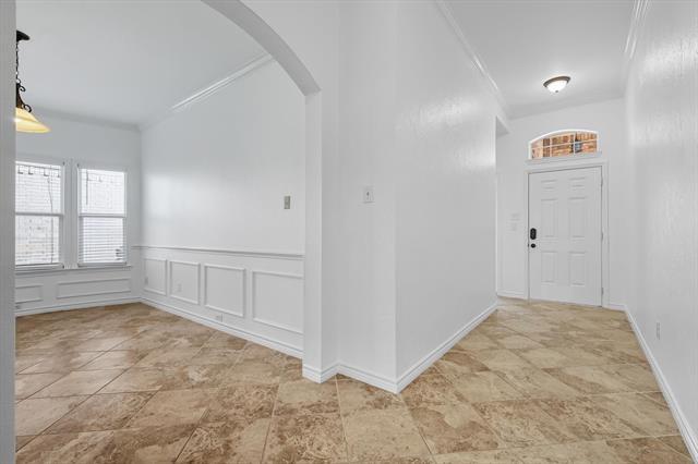 Building Photo - 5904 Meadowglen Dr