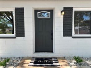 Building Photo - Completely Renovated Home
