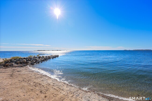 Building Photo - 14 Cockenoe Dr