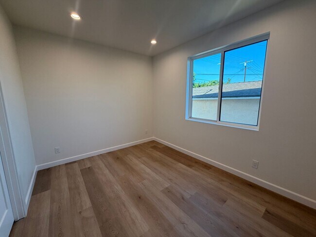 Building Photo - New Construction 3BR 2.5BA • Open Concept • A/C • Near USC $1,000.00 Off One Month's Rent Move In...