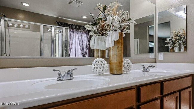 Building Photo - 12217 W Chase Ln