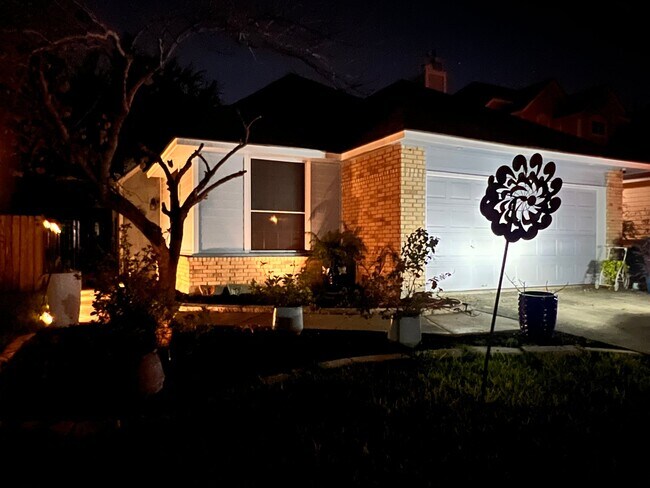Building Photo - 18 Brieley Ln