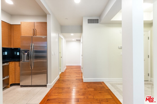 Building Photo - 1751 Appian Wy