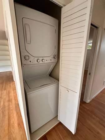 Building Photo - 2012 Thorndyke Ave W