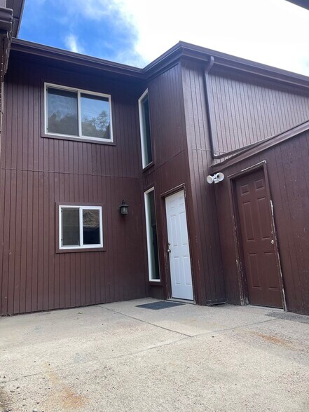 Building Photo - 2907 Riverside Dr