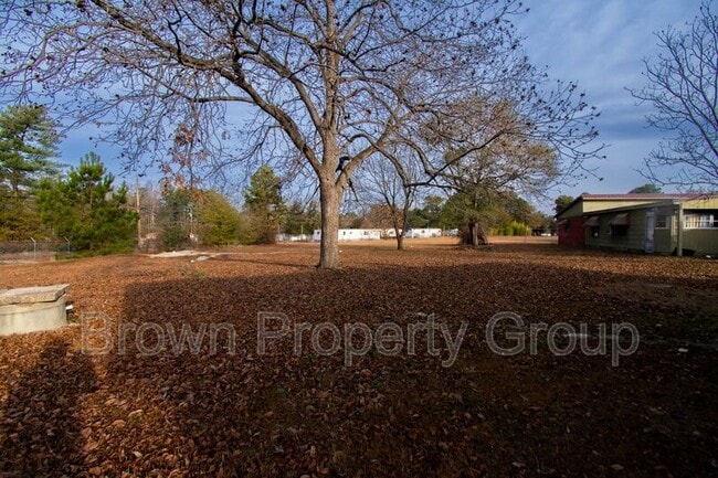 Building Photo - 401 Eva Cir