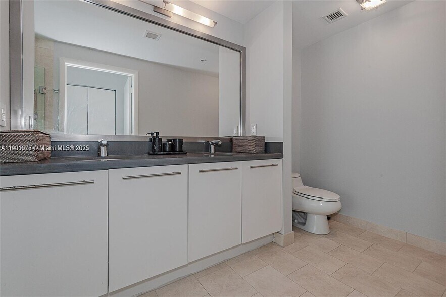 Building Photo - 90 SW 3rd St