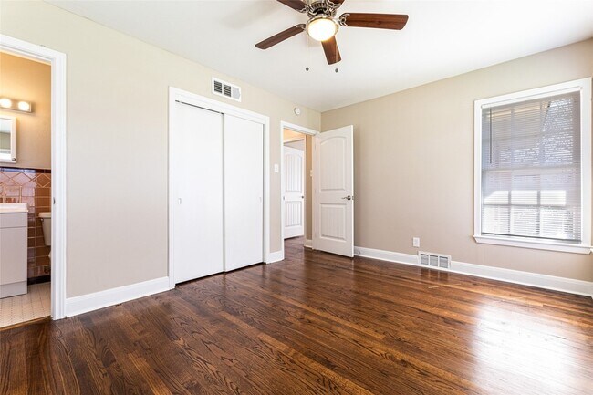 Building Photo - 1761 Mariposa Dr