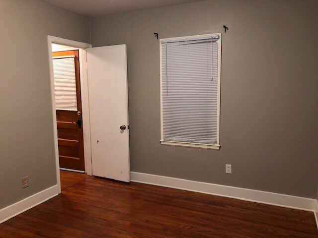 Building Photo - 215 Melrose Ct