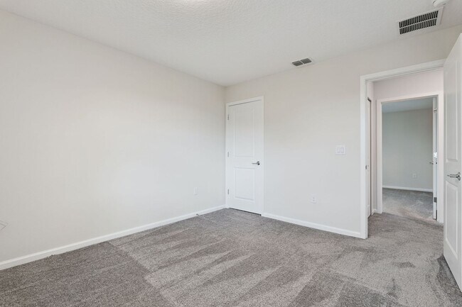 Building Photo - Spacious and Modern 5 Bedroom Home in Gated Arden Park North