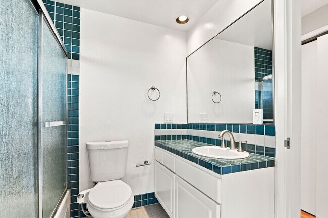 Building Photo - Million Dollar Views! Available Now!
