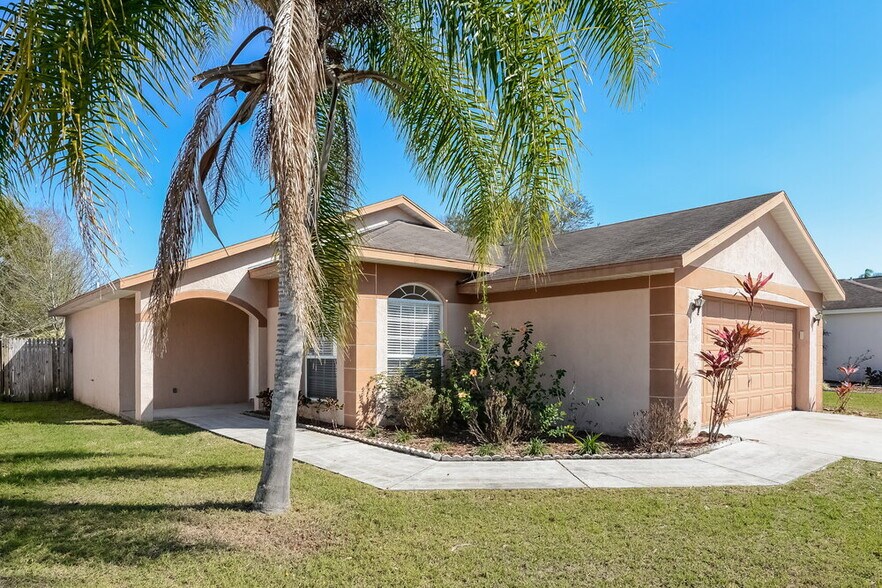 Building Photo - 535 Royal Ridge St