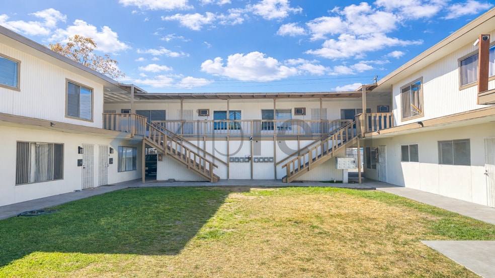 Building Photo - 132 W 18th St