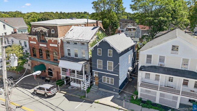 Building Photo - 165 W Main St