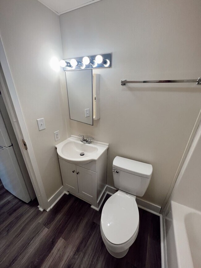 Building Photo - Franklin Park Apartments