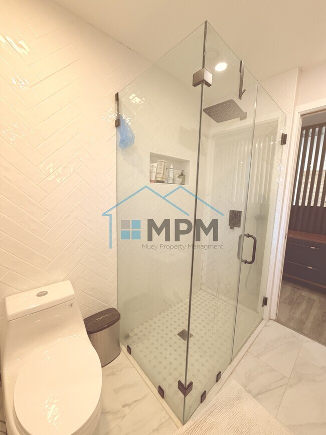 Building Photo - 1706 Lexington Ave