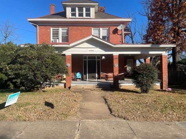 Primary Photo - 615 Day Ave SW