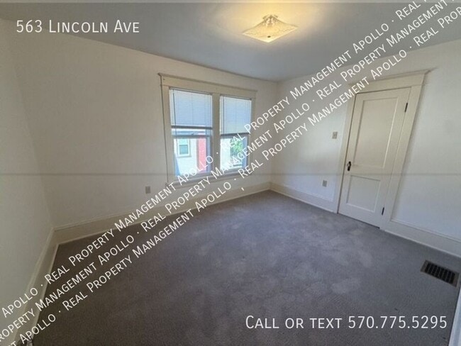 Building Photo - 563 Lincoln Ave