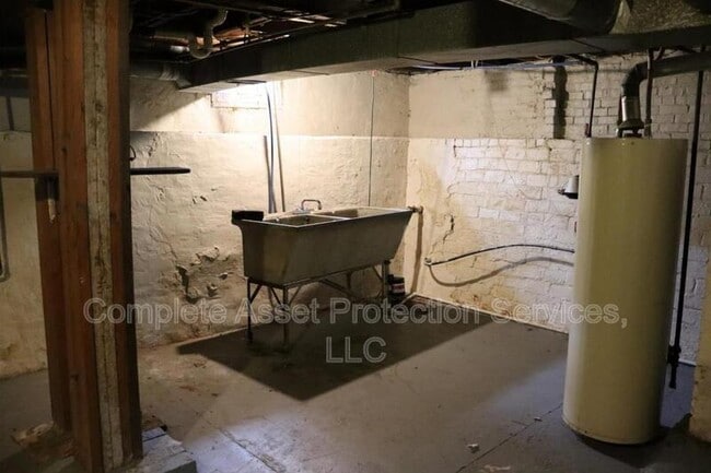 Building Photo - 105 Norton St