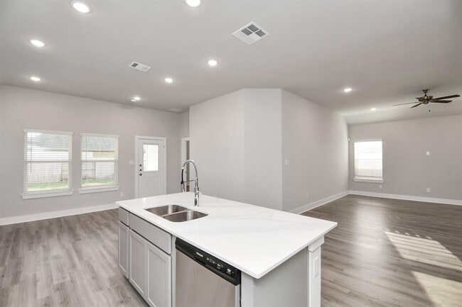 Building Photo - 7546 Terramar Bay Ln
