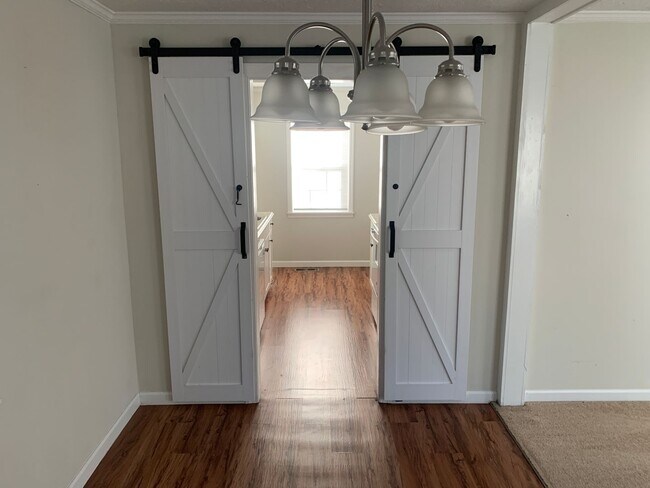 Building Photo - Total electric 3 bedroom