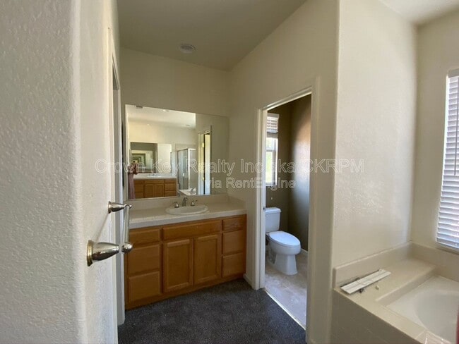 Building Photo - 2757 Marshall Way