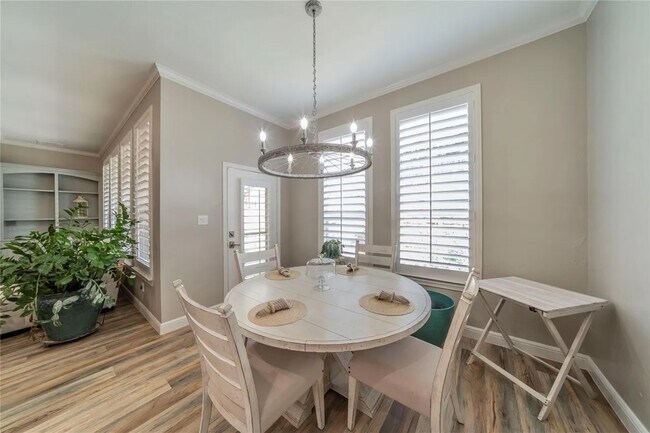 Building Photo - 1510 Pecan Valley Ct