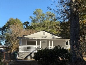 Building Photo - 221 Sheppard Pl