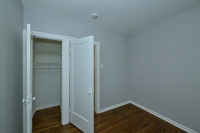 Building Photo - 6322 N Albany Ave