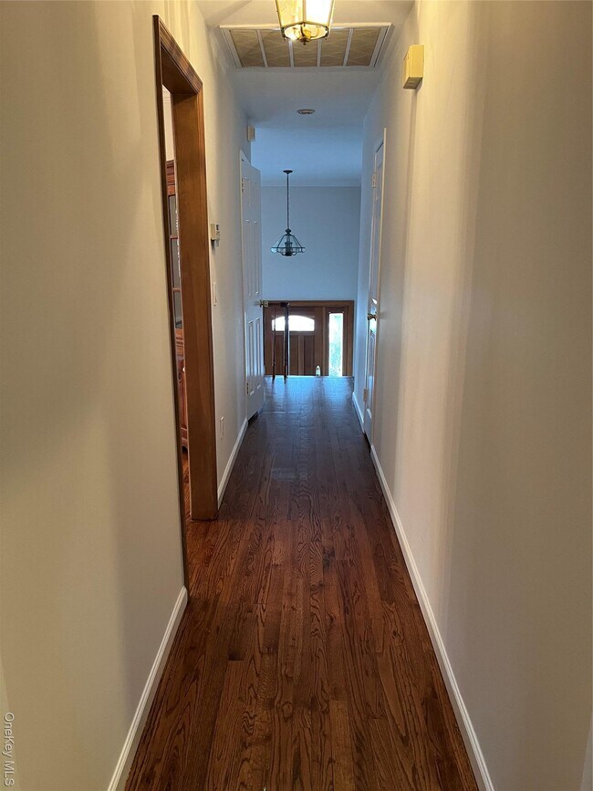 Building Photo - 43 Floyd Pl