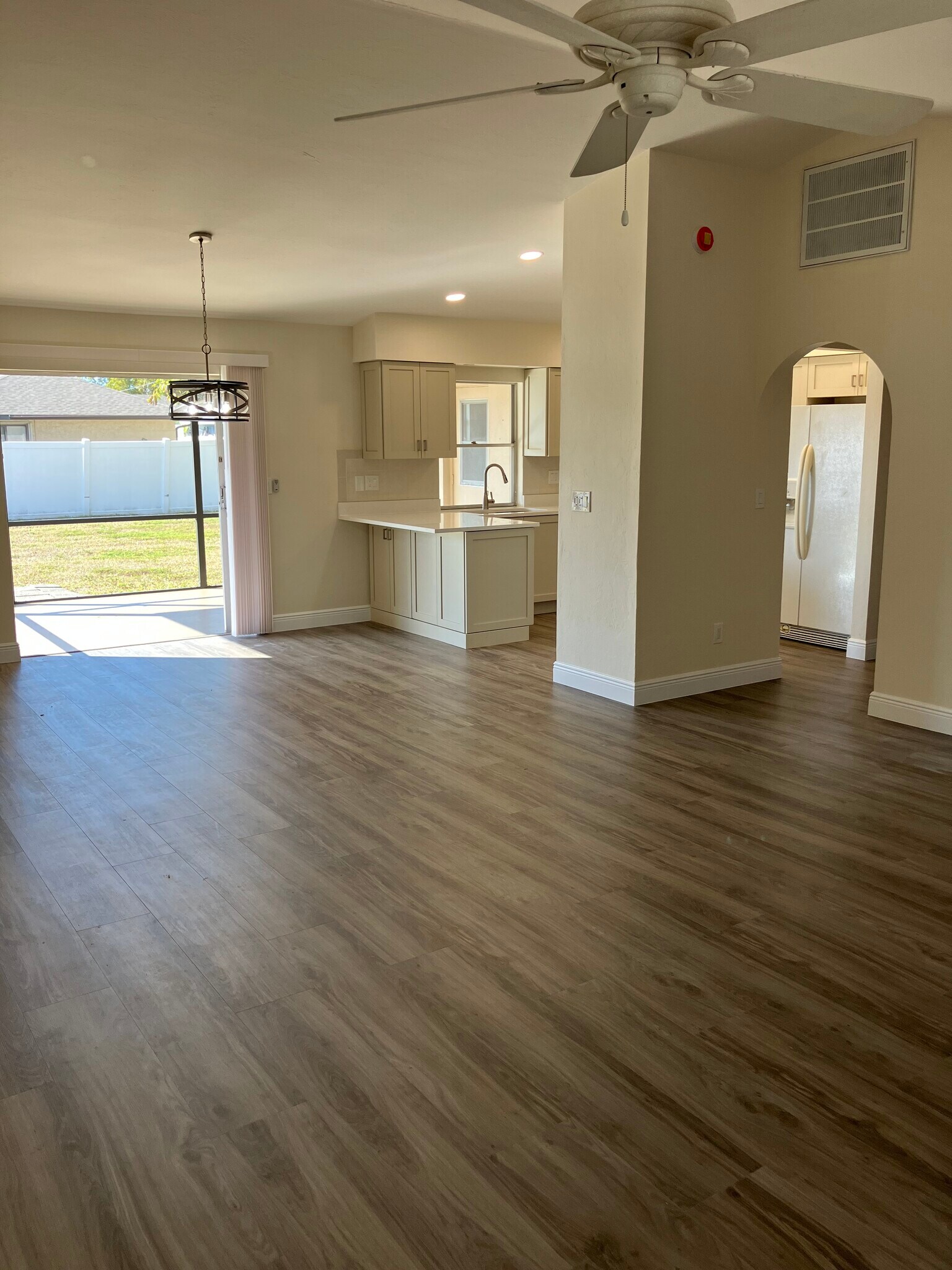 Open floor plan with vaulted ceiling! - 3712 SW 5th Pl