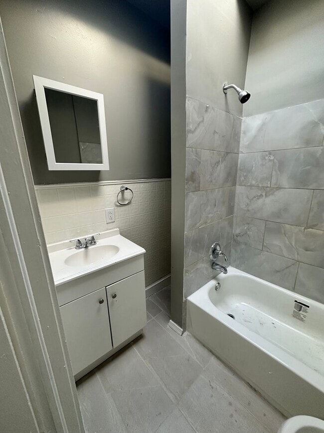 Building Photo - Charming 3-bedroom, 1-bathroom home located in the Cylburn Community