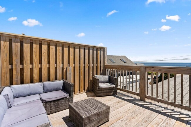 Building Photo - 1611 NH-1A