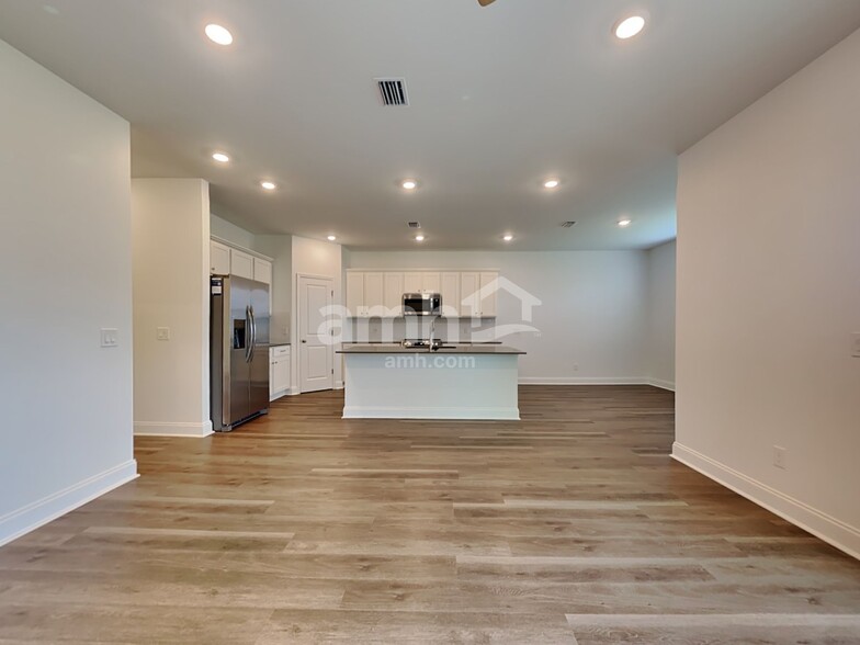 Building Photo - 566 Plumeria Ln