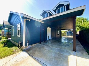 Building Photo - 4834 Birdie Ln